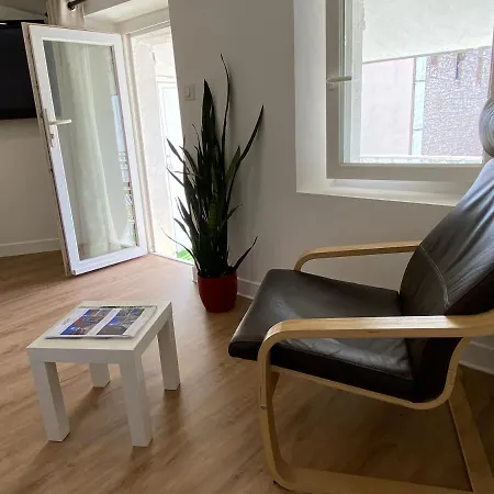 Apartment Centre *